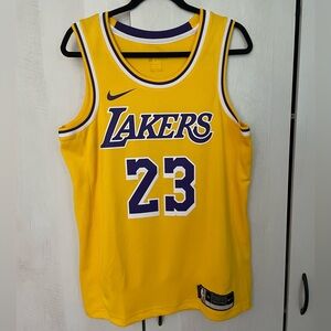 Men’s Lakers jersey